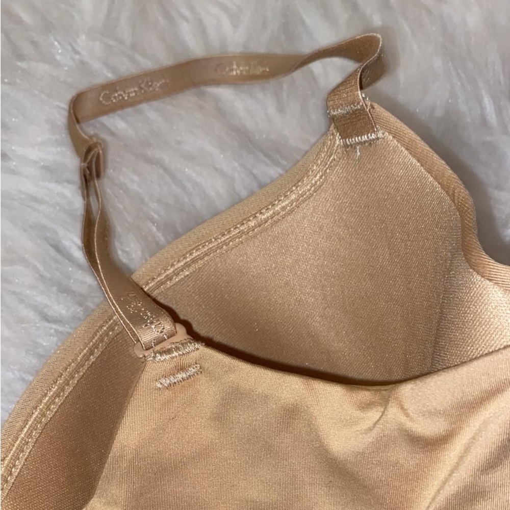 Convertible Strap Lightly Lined Demi Bra
CALVIN KLEIN - Picture 10 of 11